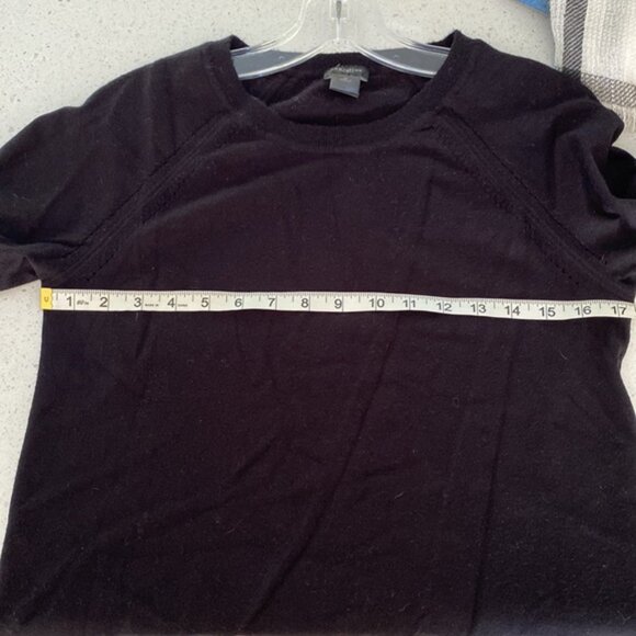 ANN TAYLOR factory classic French black short sleeve sweater stretch layering M - Picture 5 of 5